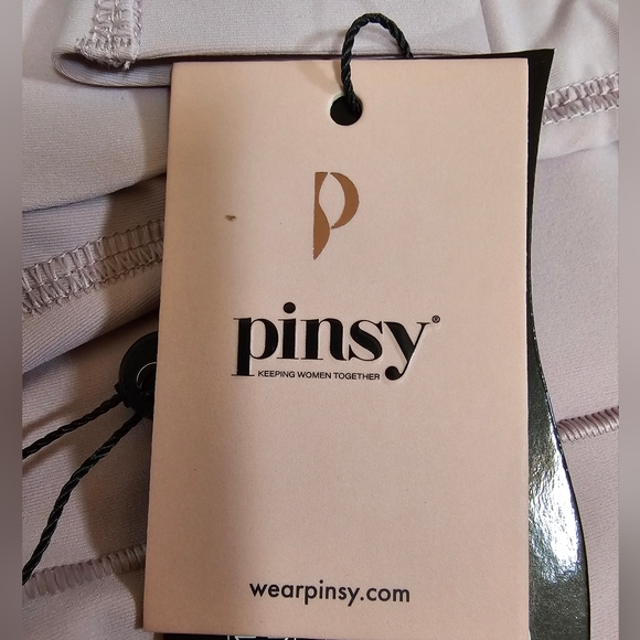 Pinsy Scoop Tank Hourglass Shapewear Thong Bodysuit NWT - Picture 5 of 8